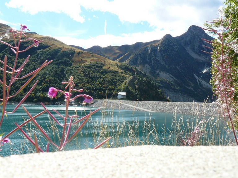 Vallée de l'Eau-d'Olle, Défilé de Maupas, barrage de Grand'Maison, barrage du Verney