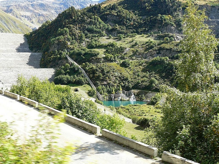 Vallée de l'Eau-d'Olle, Défilé de Maupas, barrage de Grand'Maison, barrage du Verney
