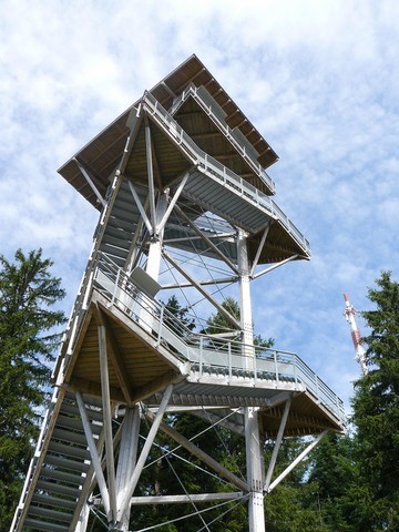 Tour du Mont-Besson près de Treignac